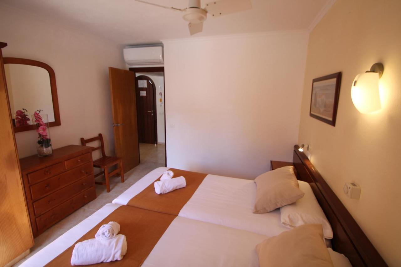Apartaments Talayot Cala'N Blanes  Εξωτερικό φωτογραφία