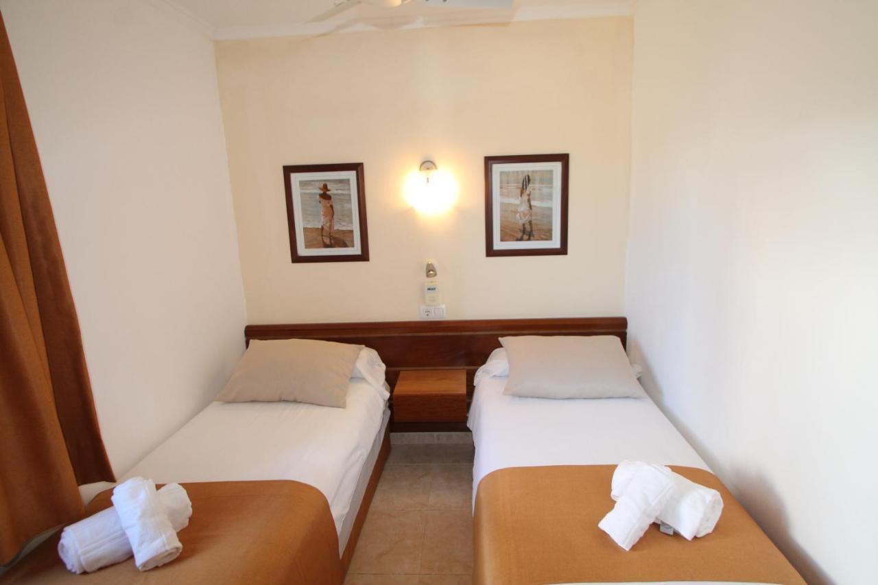 Apartaments Talayot Cala'N Blanes  Εξωτερικό φωτογραφία