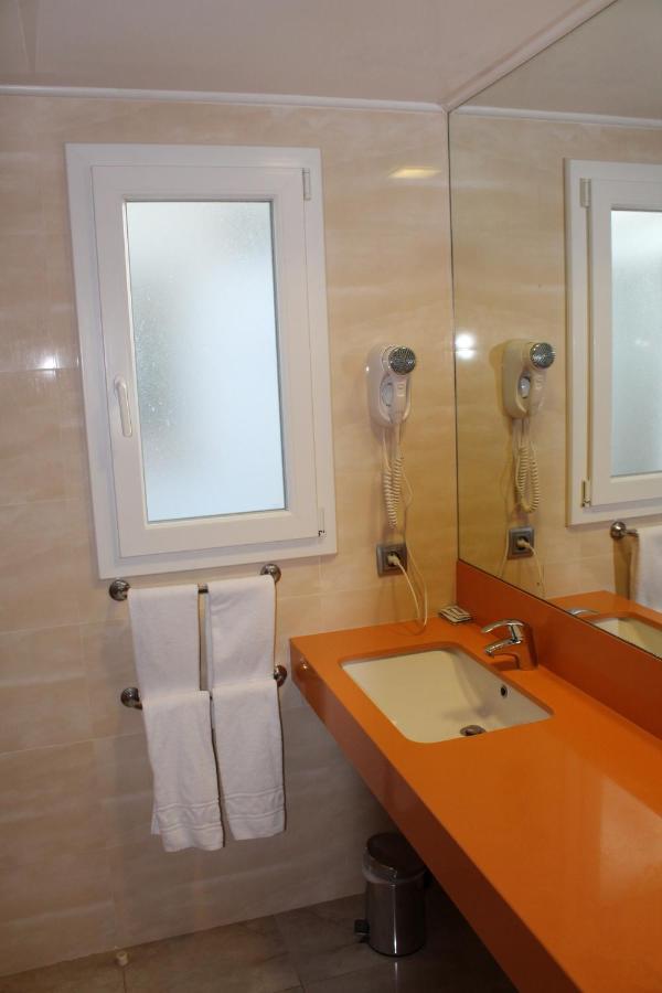 Apartaments Talayot Cala'N Blanes  Εξωτερικό φωτογραφία